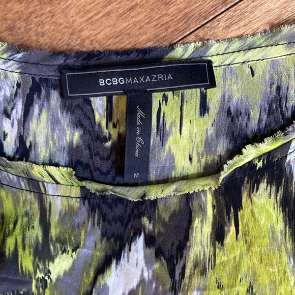 132. BCBG MAXAZRIA Elma Drape 💯 Silk Feather Print Blouse Top S - Picture 2 of 6